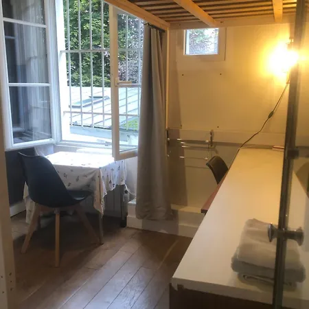 Appartamento Studette Pour Etudiante, Proche De La Tour Eiffel Parigi
